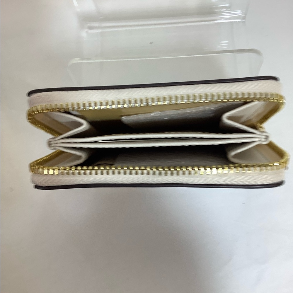 NWT Michael Kors medium card case - Picture 3 of 4
